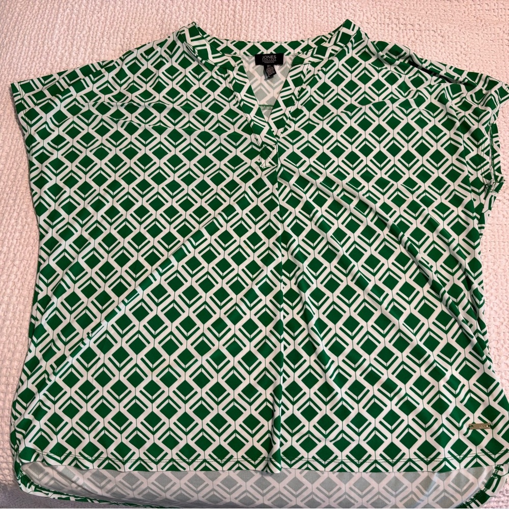 Jones New York Green and White Dolman Sleeve Blouse